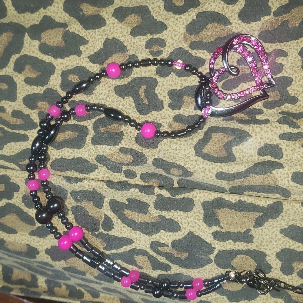 Magnatite stone necklace